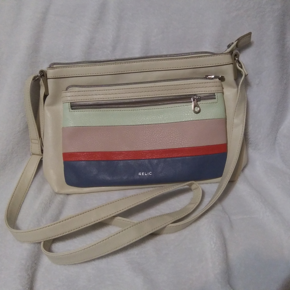 Relic Cross Body Purse With 3 Outside Pockets